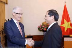 Minister-President of Belgium’s Flanders region welcomed in Hanoi