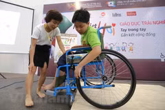 Seminar seeks ways to improve education for the disabled 