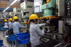 Japanese firms boost investment in precision mechanics