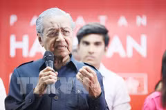 PM Mahathir: Malaysia may benefit from US-China trade war