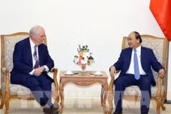 PM Nguyen Xuan Phuc receives Harvard University’s professor 