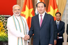 President Tran Dai Quang and spouse leave for India