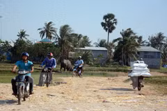 Vietnamese, Cambodian to enjoy easy cross-border travel during Tet