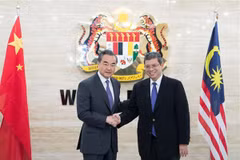 China, Malaysia pledge to boost friendly cooperation 