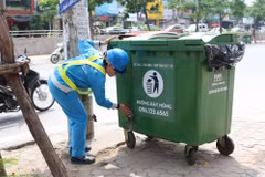 Hanoi raises waste collection capacity by 50 percent to serve Tet