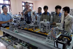 Vietnam could lose 5 million jobs to robots by 2020: ILO