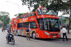 Double-decker buses in Hanoi fail to attract tourists