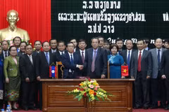 Vietnamese, Lao provinces reinforce multifaceted cooperation