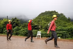 Thailand begins third mission to rescue all left in flooded cave