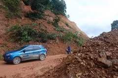 Roads in Cao Bang damaged by heavy rains, floods