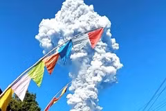 Indonesia evacuates people near active Merapi volcano 