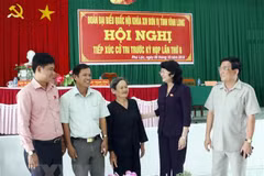 Acting President meets voters in Vinh Long