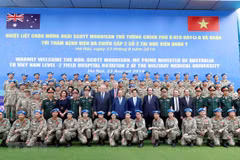Vietnamese, Australian PMs visit peace-keeping hospital