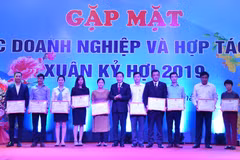 Hoa Binh pledges to remove obstacles facing local firms