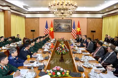 US Secretary of Defence pays official visit to Vietnam