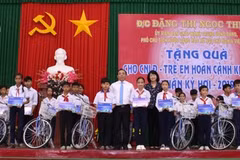 Vice President attends celebration of Party anniversary in Vinh Long 
