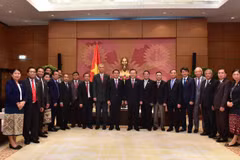 Lao National Assembly delegation welcomed in Hanoi