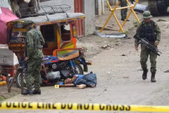 Philippines suspects local militant of conducting first suicide bombing 