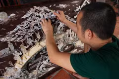 Hanoi develops craft village tourism