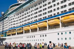 Two int’l cruise ships visit Vietnam in early July 