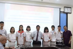 German scholarships presented to Vietnamese students