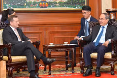 Ho Chi Minh City’s official receives French ambassador 