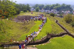 Relic, tourist sites in Dien Bien, Dak Lak crowded during holiday 