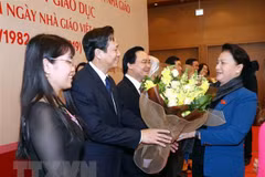 Top legislator hails teachers’ contributions to national education development 