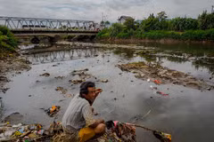 Indonesia: 98 percent of rivers polluted 