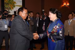 NA Chairwoman meets Lao leader
