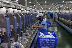 Fitch Ratings: Vietnam succeeds in lowering public debt 
