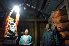  Dien Bien ethnic people get power to enjoy Tet