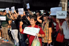 Bangkok protestors request no delay of general election 