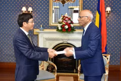 Mauritian leaders hope to improve relations with Vietnam