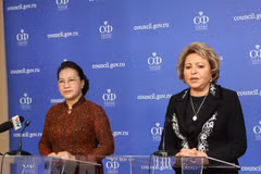 Vietnamese, Russian parliament leaders meet press on talks’ outcome 