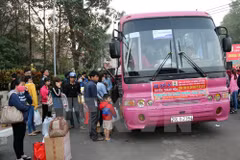 Tet reunion programme brings warmth to poor workers