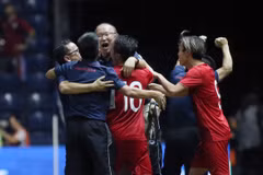 National team footballers given bonus for King's Cup win