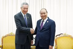 PM wishes to raise two-way trade with Singapore