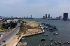 Experts speak out over Han River property projects