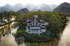 A trip to Huong Son landscape complex - the land of Buddha