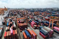 A container warehouse at Tan Vu port in the northern city of Hai Phong. (Photo: VNA)