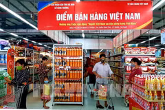 A corner for selling Vietnamese products at Lan Chi Ly Nhan supermarket in Ly Nhan district, Ha Nam province (Photo: VNA)