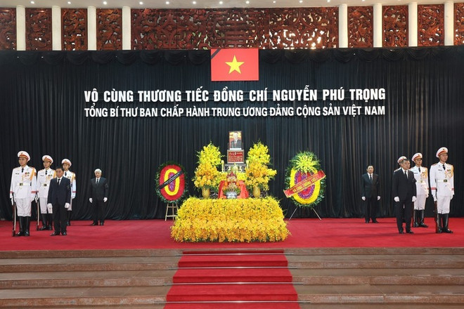 The body of Party General Secretary Nguyen Phu Trong is laid in state at the National Funeral Hall in Hanoi. (Photo: VNA) state-funeral-held-for-party-general-secretary-nguyen-phu-trong.jpg