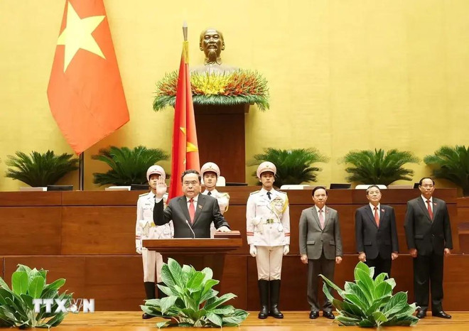 Newly-elected National Assembly Chairman Tran Thanh Man takes the oath of office on May 20. (Photo: VNA) NA MAN.webp