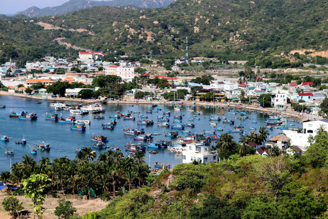 Vinh Hy village is about 40 kilometres from Phan Rang – Thap Cham city. (Photo: VNA) vna_potal_du_lich_viet_nam_kham_pha_lang_du_lich_vinh_hy_-_ninh_thuan_7474485.jpg