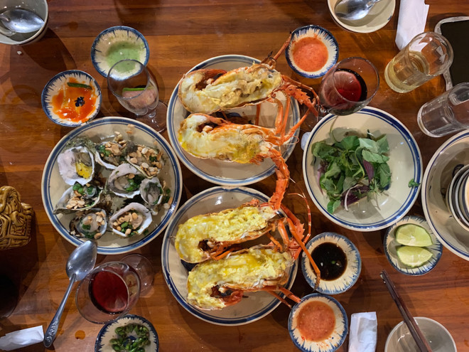 Standout seafood has added lustre to the village. (Photo: VNA) vna_potal_du_lich_viet_nam_kham_pha_lang_du_lich_vinh_hy_-_ninh_thuan_7474493.jpg