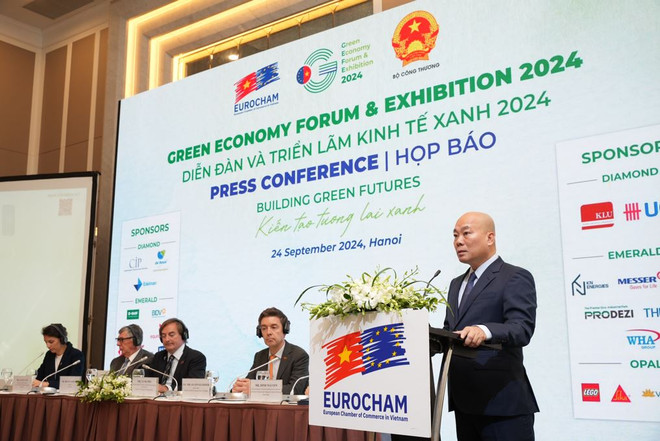 Vu Ba Phu, Director General of the Vietnam Trade Promotion Agency (VIETRADE), Ministry of Industry and Trade speaks at the event. (Photo: EuroCham) vu ba phu ok.JPG