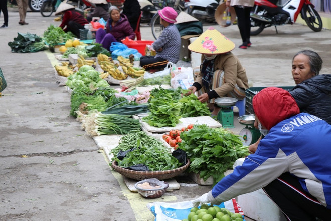 A traditional market in Vietnam (Photo: VietnamPlus) 4.jpg