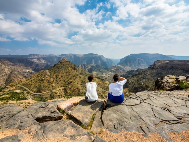 Sightseeing is among the most popular activities of Vietnamese families. (Photo: VietnamPlus) trend4.PNG