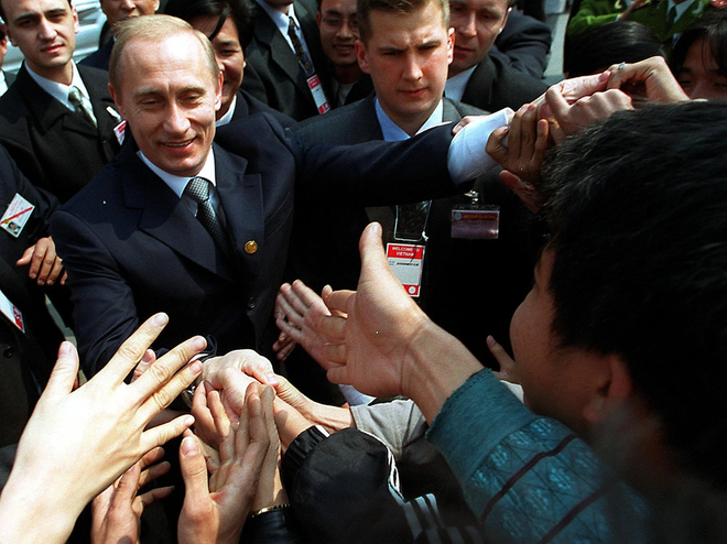 President Putin pays his first official visit to Vietnam from February 28 to March 2, 2001. (Photo: AFP) Putin visit 1.png